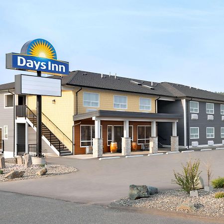 Days Inn By Wyndham 100 Mile House Eksteriør billede