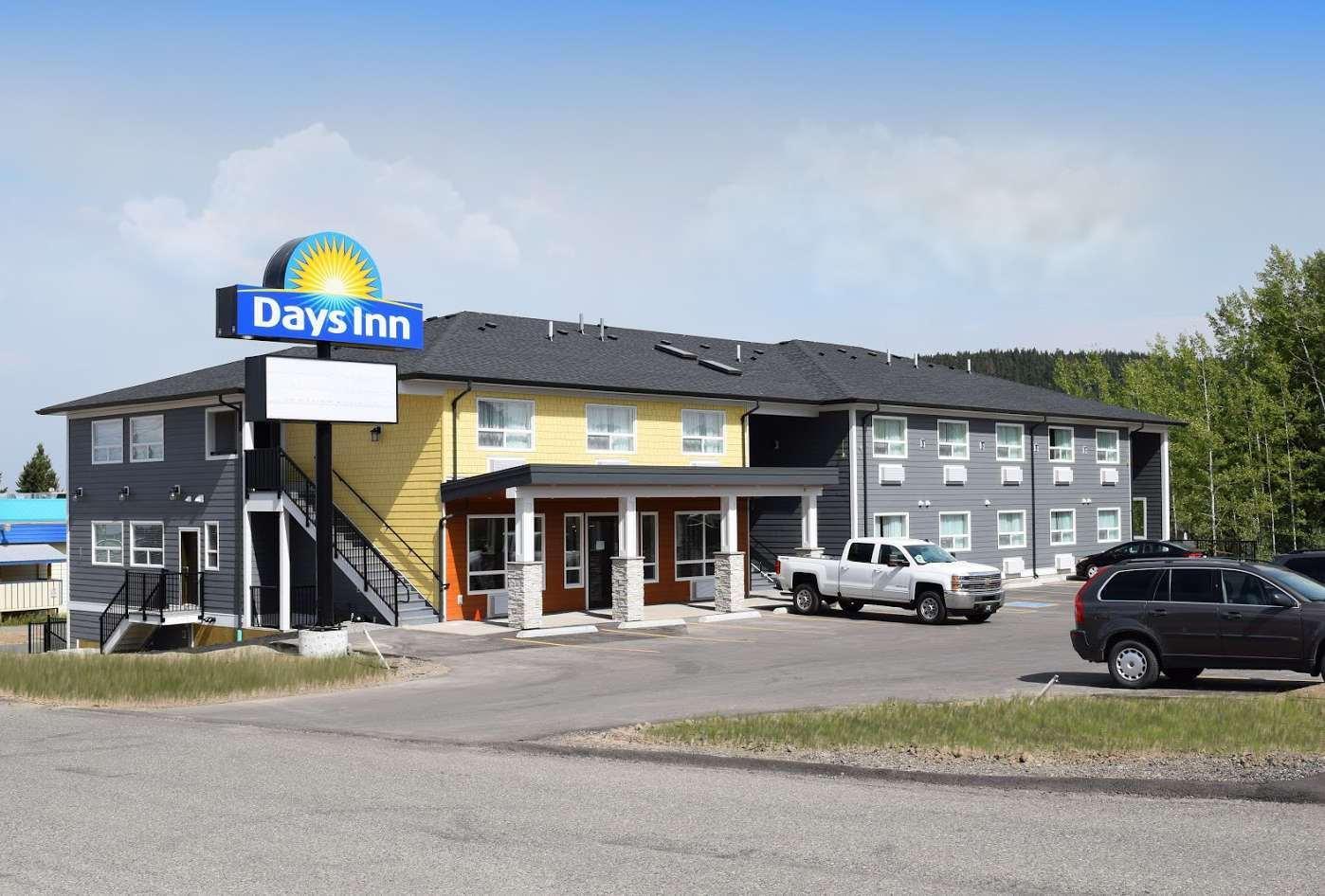 Days Inn By Wyndham 100 Mile House Eksteriør billede